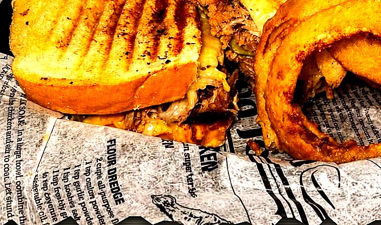 Pressed panini with onion rings